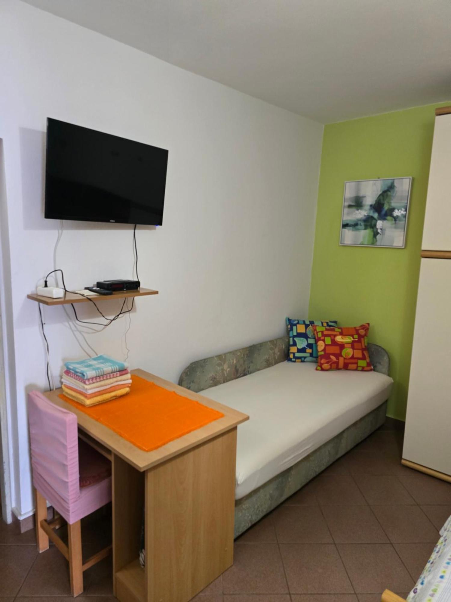 Apartments Mladenka เซนญ์ ภายนอก รูปภาพ